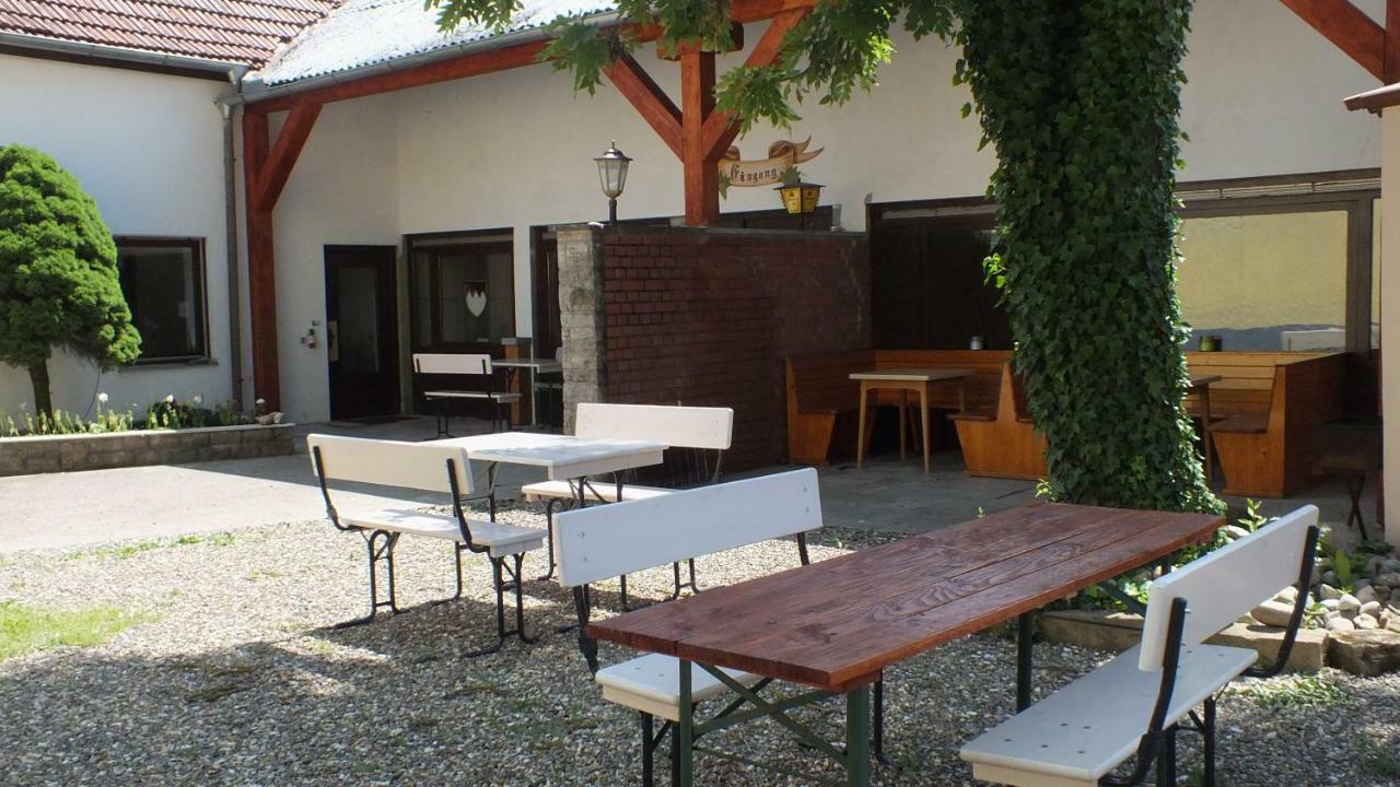 Pension Dingolshausen エクステリア 写真